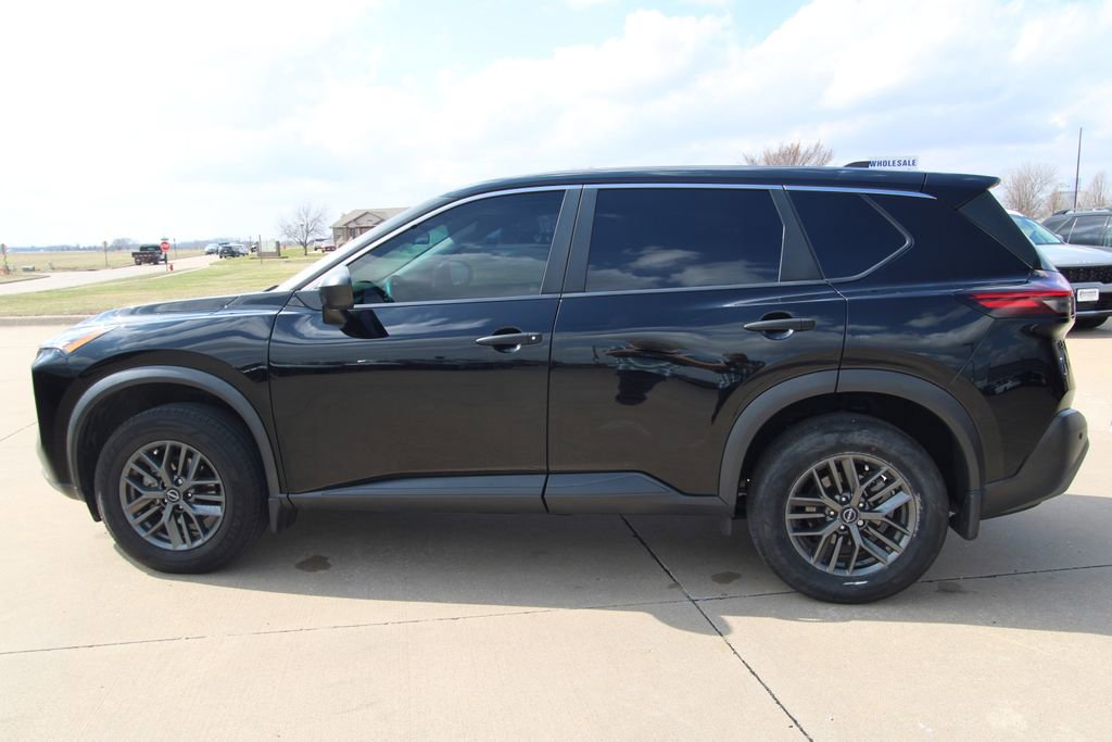 Used 2022 Nissan Rogue S image 15