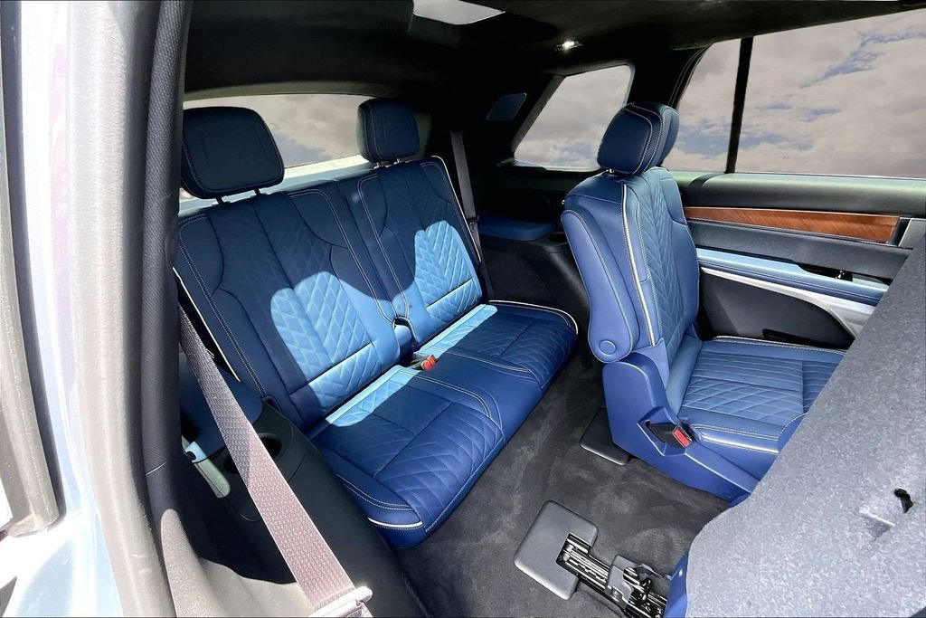 Certified 2026 Cadillac Vistiq Premium Luxury AWD/4WD image 26