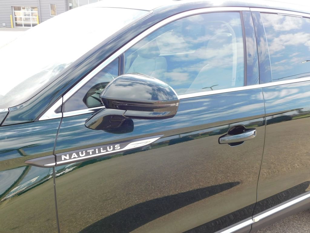 Used 2021 Lincoln Nautilus Reserve w/ Equipment Group 201A image 11