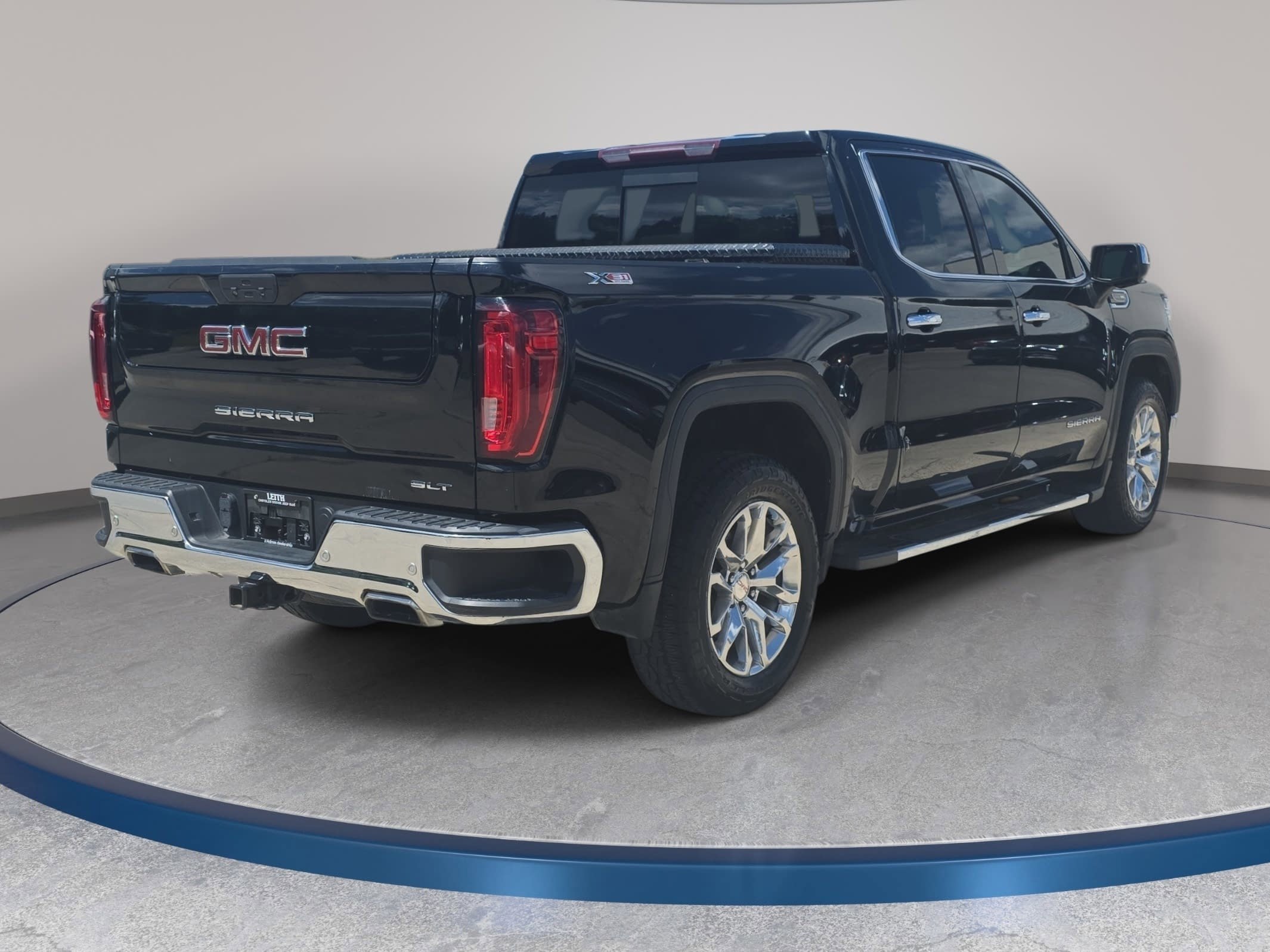 Used 2021 GMC Sierra 1500 SLT w/ SLT Premium Plus Package AWD/4WD image 6