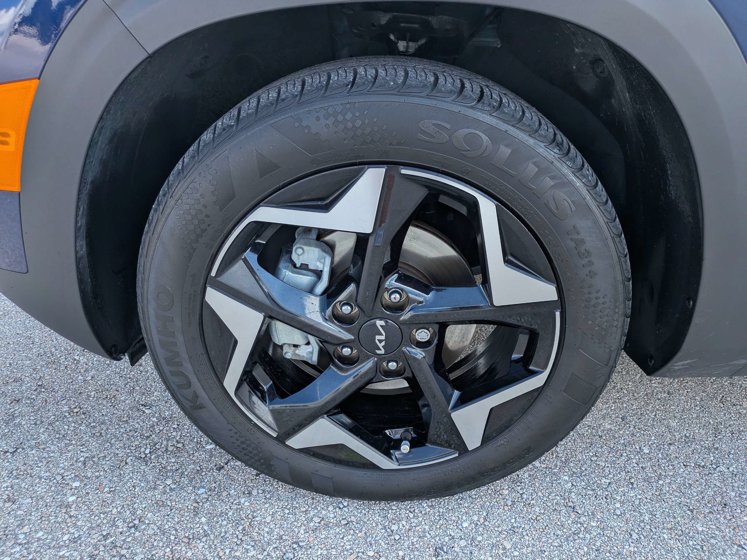 Certified 2024 Kia Seltos EX FWD image 13