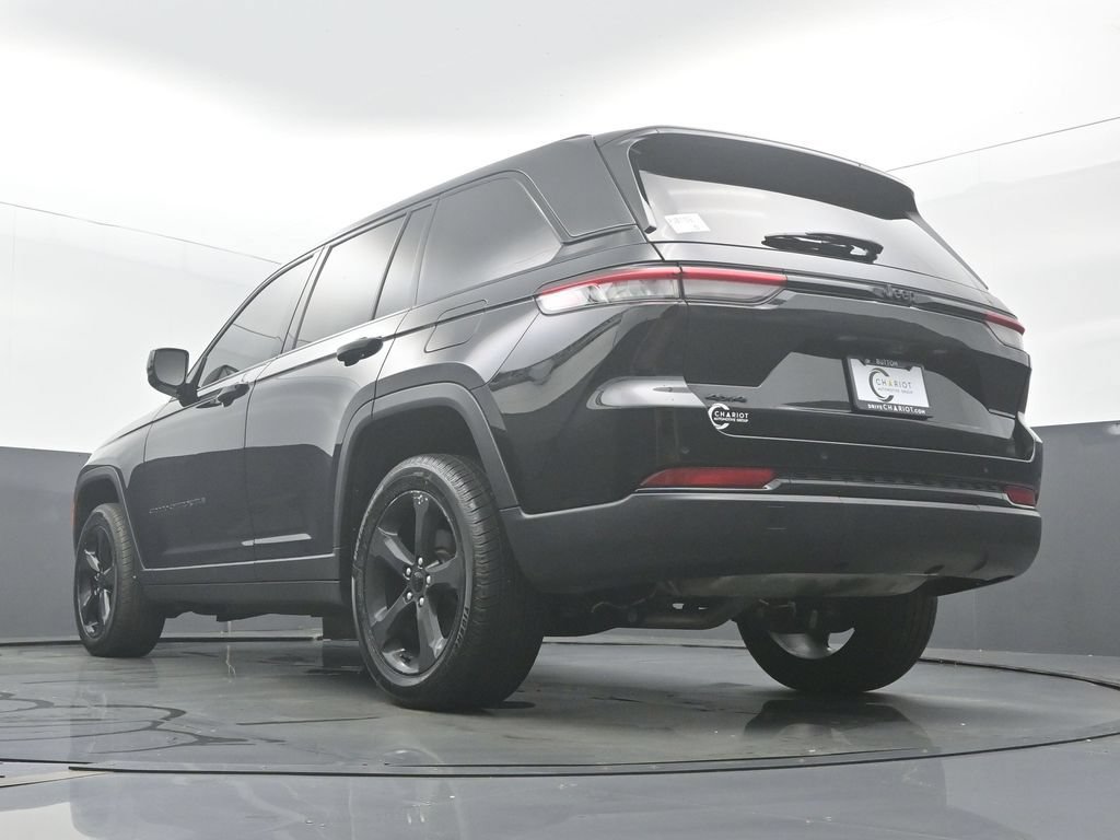 Used 2023 Jeep Grand Cherokee Altitude AWD/4WD image 47