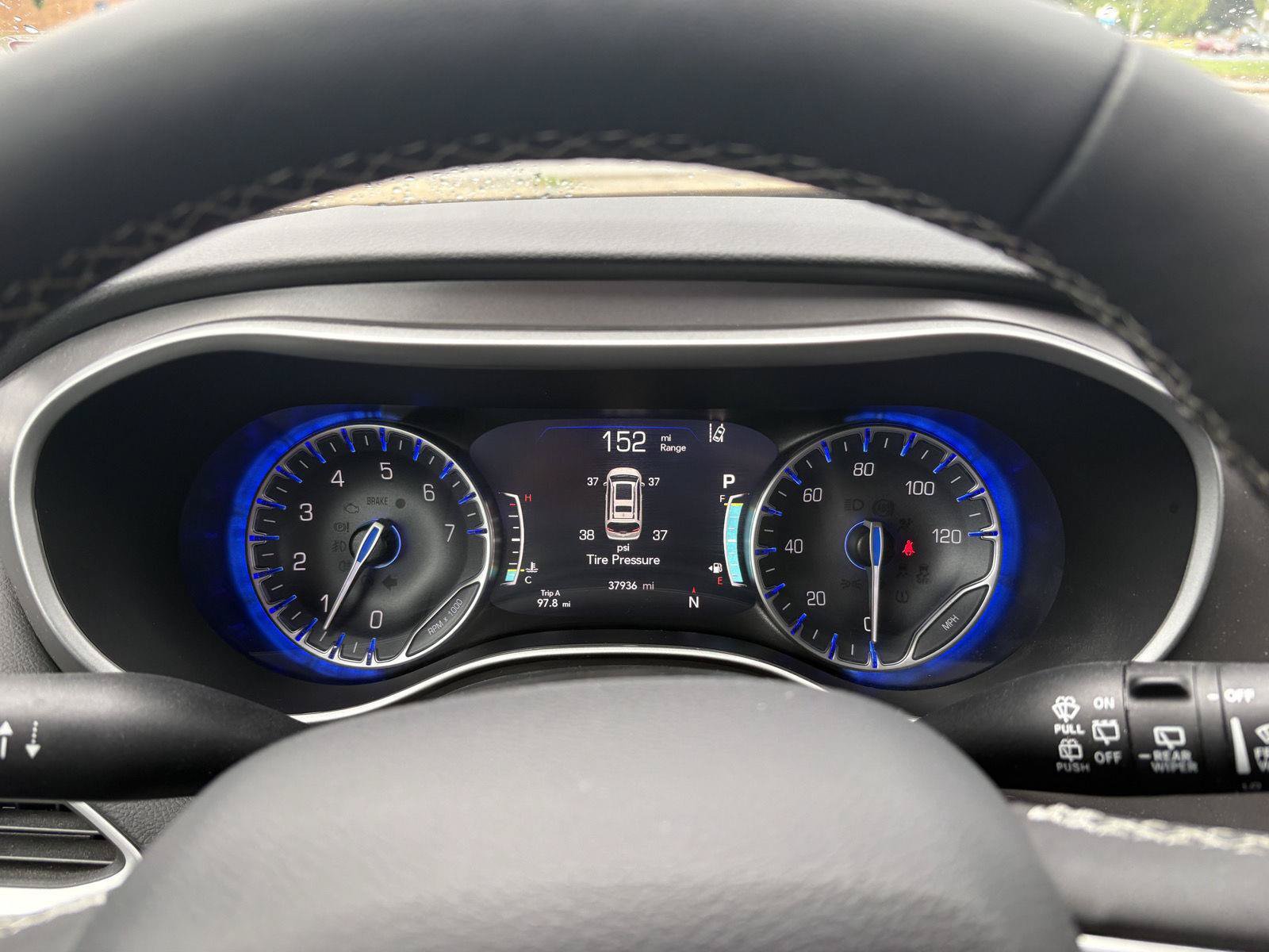 Used 2025 Chrysler Pacifica Select FWD image 10