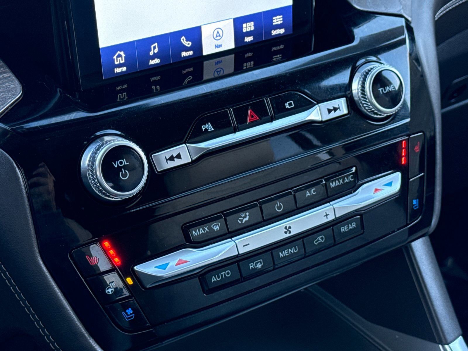 Used 2022 Ford Explorer Platinum w/ Equipment Group 601A image 25