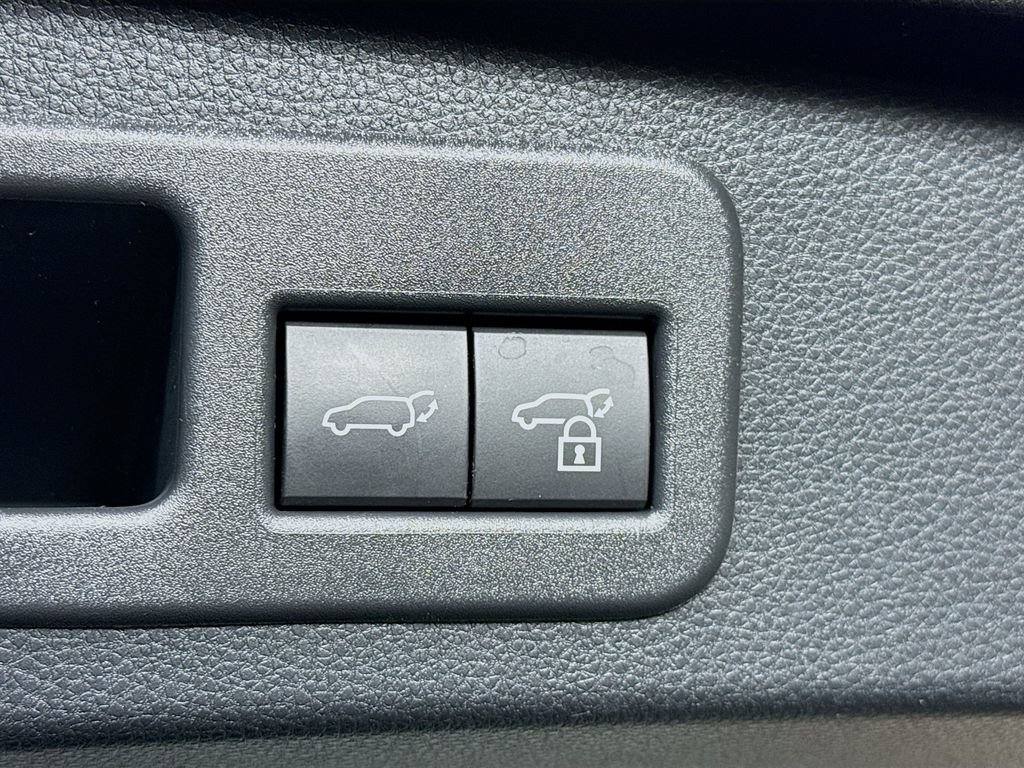 Certified 2025 Toyota 4Runner Limited AWD/4WD image 30