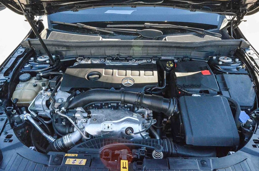 Used 2021 Mercedes-Benz GLB 250 GLB 250 image 28