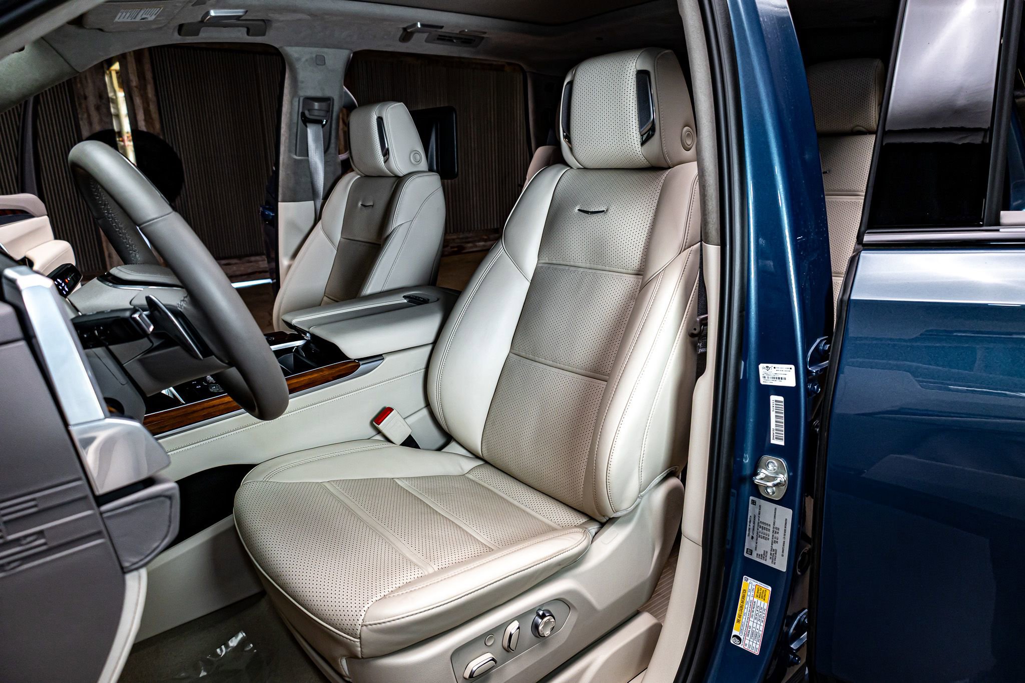 Used 2025 Cadillac Escalade Sport Platinum w/ LPO, Floor Liner Package image 24