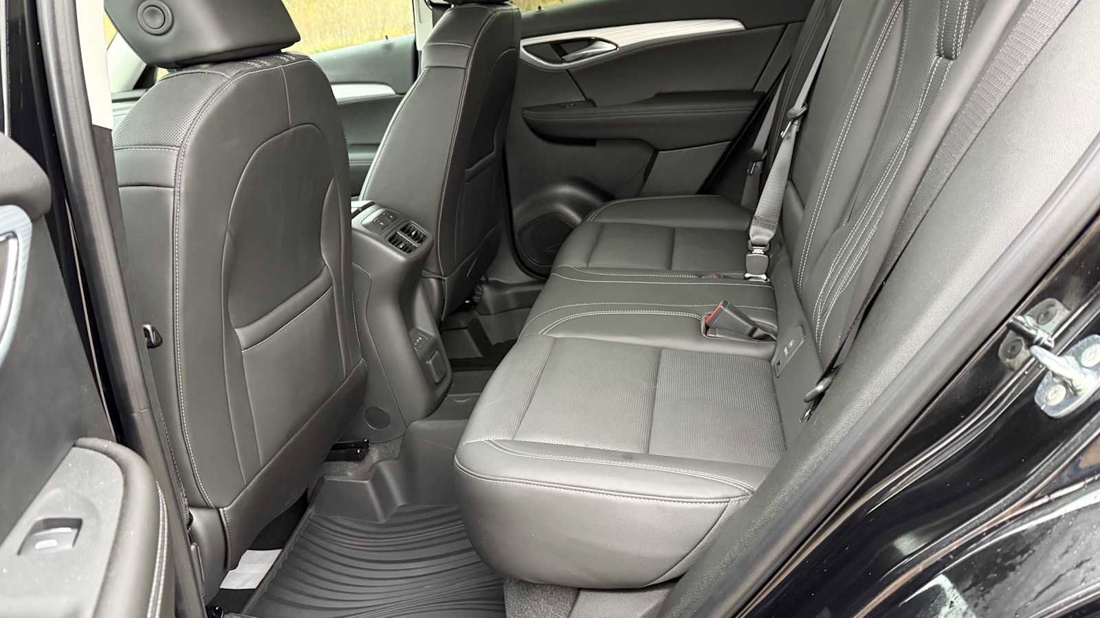 Used 2025 Buick Envision Avenir image 8