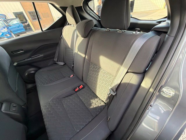 Used 2021 Nissan Kicks SV FWD image 15