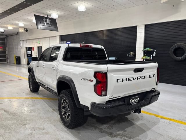 Used 2025 Chevrolet Colorado ZR2 w/ Technology Package AWD/4WD image 6
