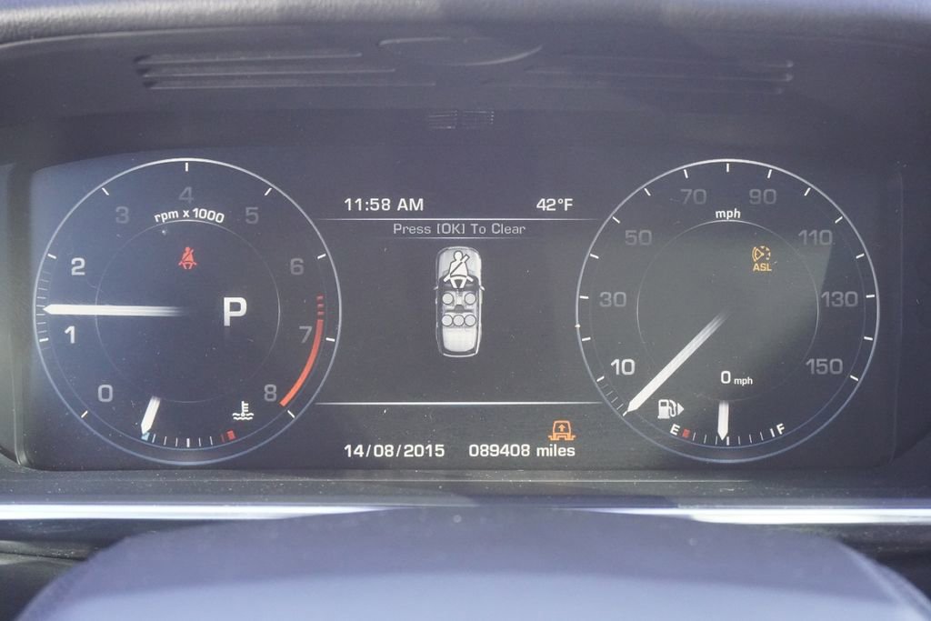 Used 2016 Land Rover Range Rover HSE image 11