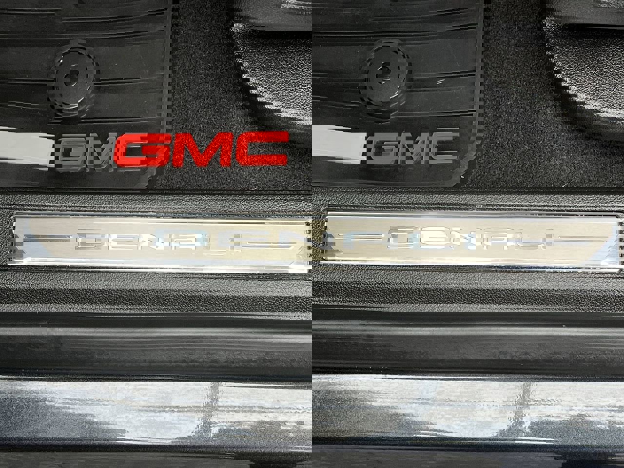 Certified 2023 GMC Acadia Denali w/ Denali Ultimate Package AWD/4WD image 38