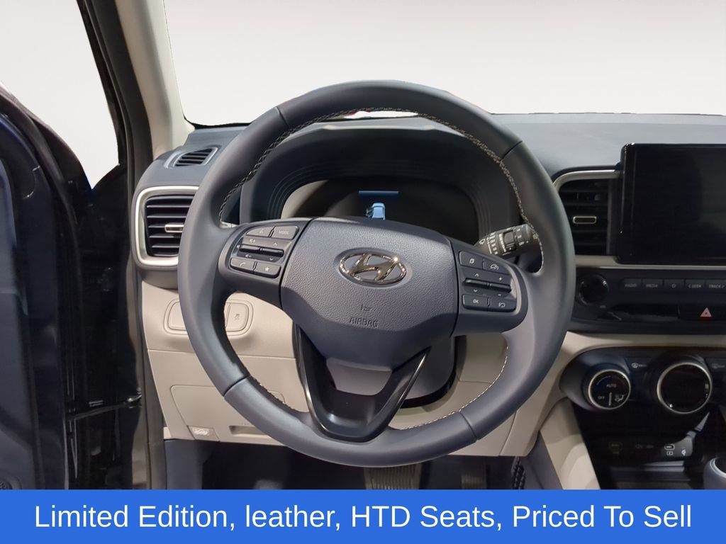 Used 2025 Hyundai Venue Limited image 12