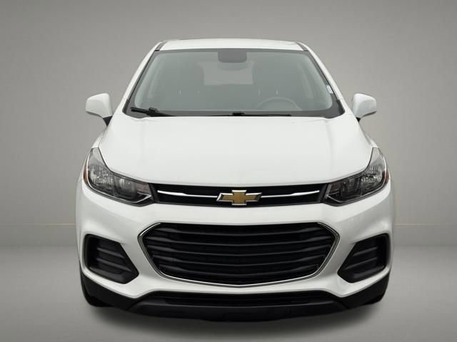 Used 2020 Chevrolet Trax LS w/ Tint and Cruise Package FWD image 9