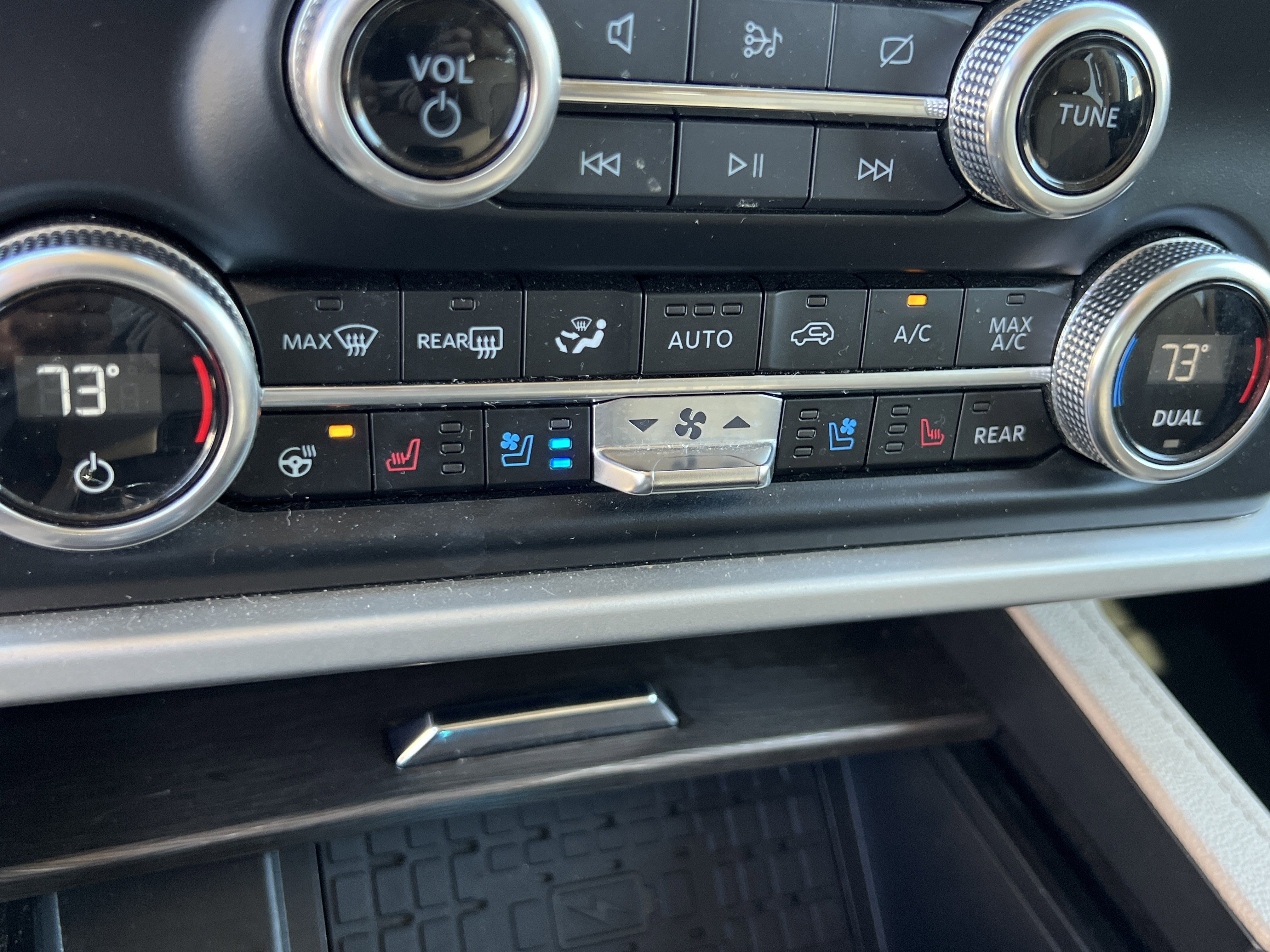 Used 2024 Ford Expedition Limited image 24