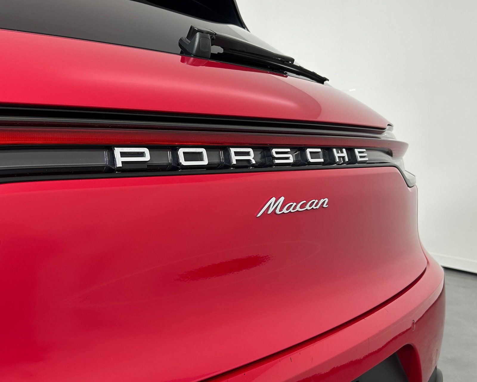 Used 2020 Porsche Macan image 12