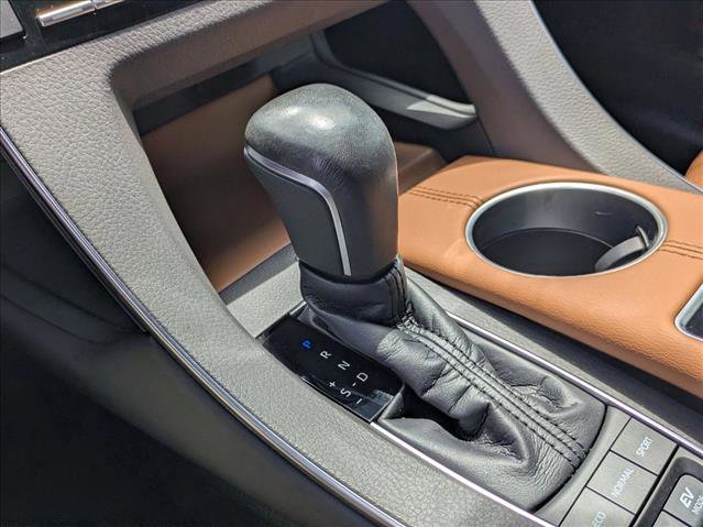 Used 2020 Toyota Avalon Limited FWD image 11