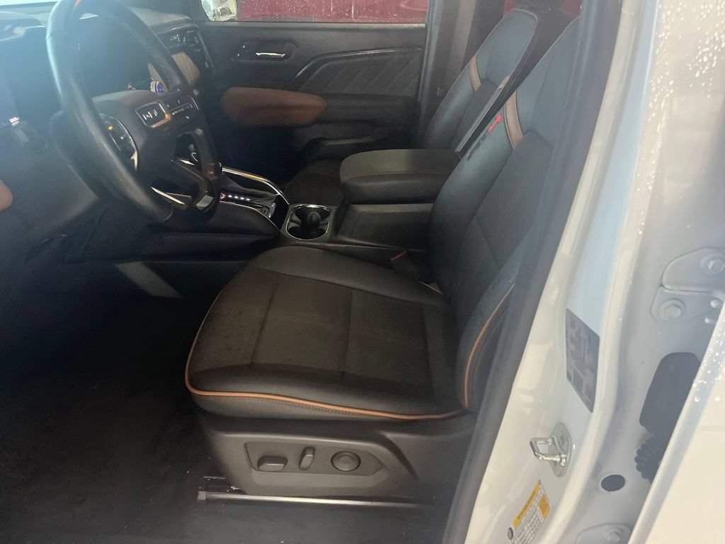 Certified 2025 GMC Canyon AT4 AWD/4WD image 8