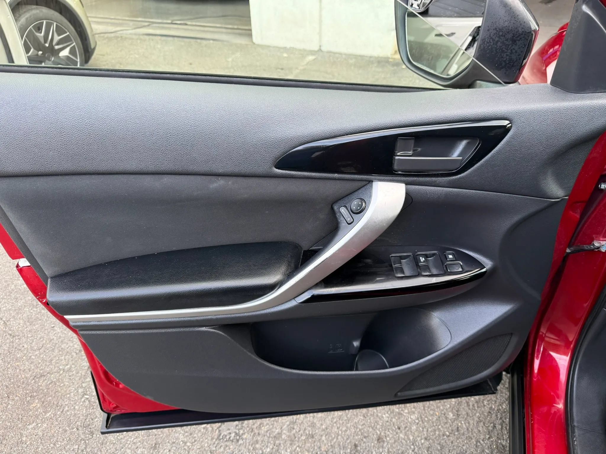 Used 2019 Mitsubishi Eclipse Cross LE AWD/4WD image 18