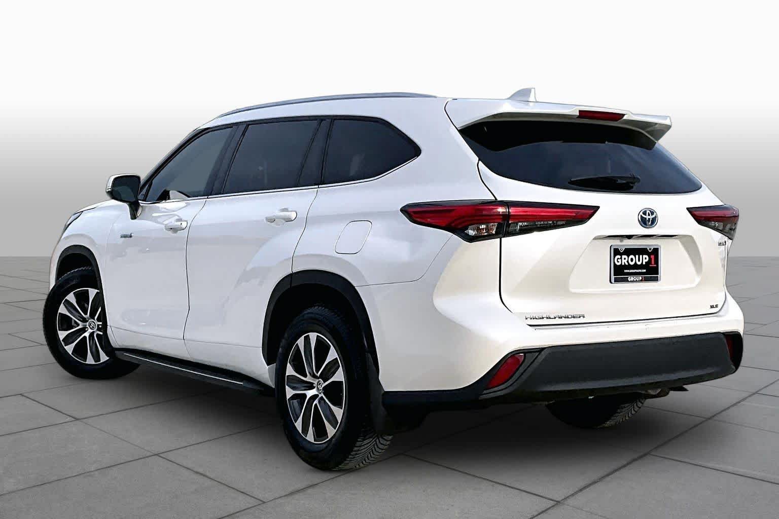 Used 2020 Toyota Highlander XLE FWD image 12