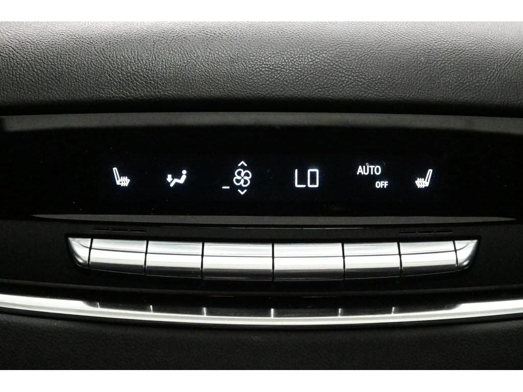 Used 2021 Cadillac Escalade Premium Luxury AWD/4WD image 34