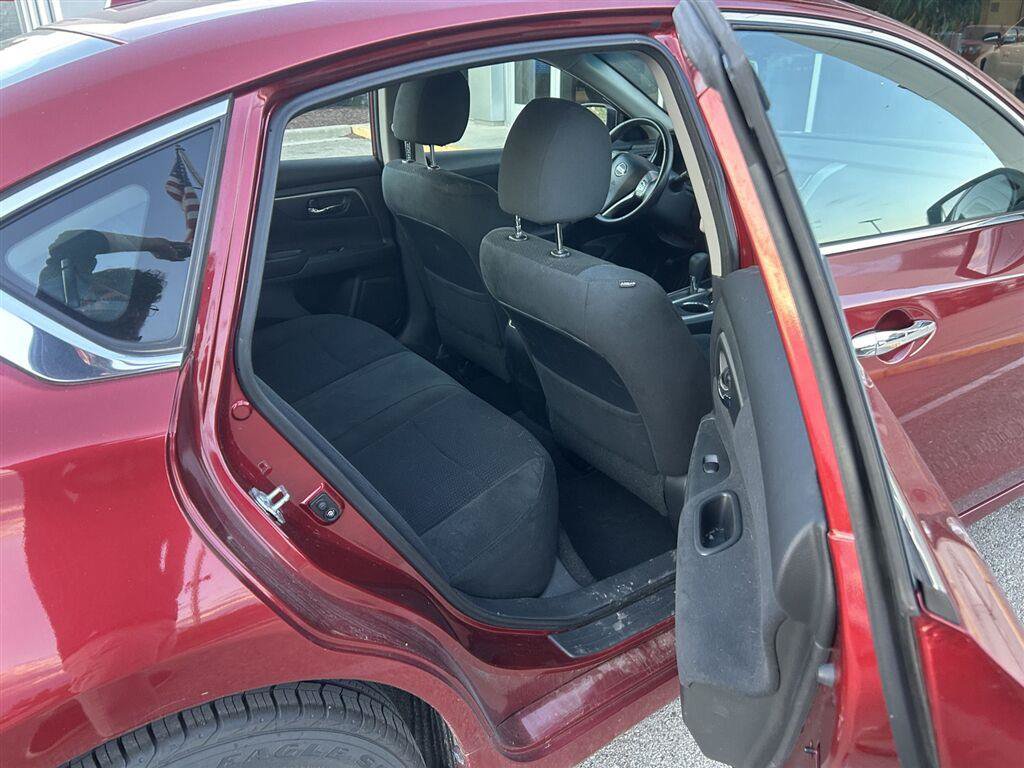 Used 2015 Nissan Altima 2.5 SV w/ Convenience Package FWD image 19