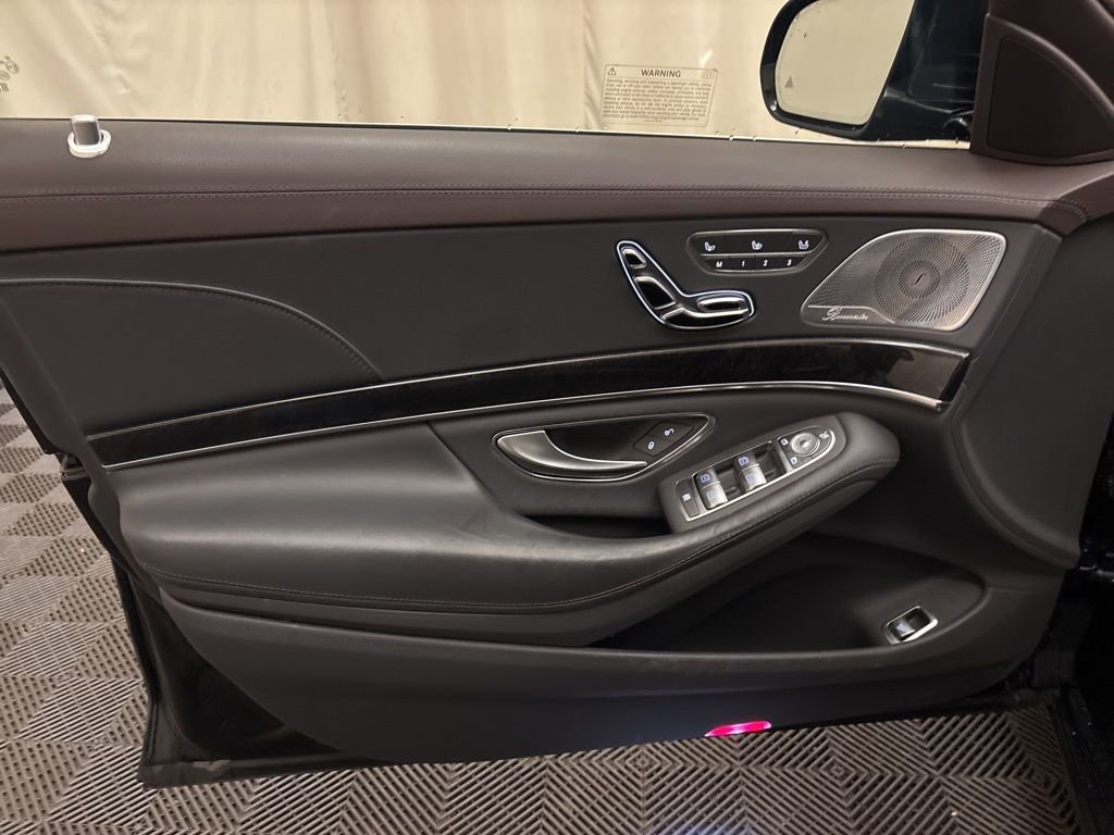 Used 2020 Mercedes-Benz S 560 4MATIC Sedan image 11