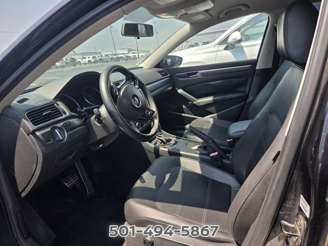 Used 2017 Volkswagen Passat 1.8T R-Line w/ R-Line Lighting Package FWD image 8