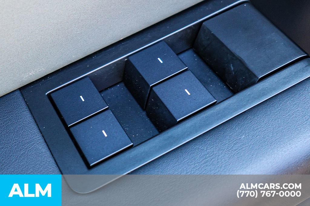 Used 2024 Tesla Cybertruck AWD Crew Cab image 39