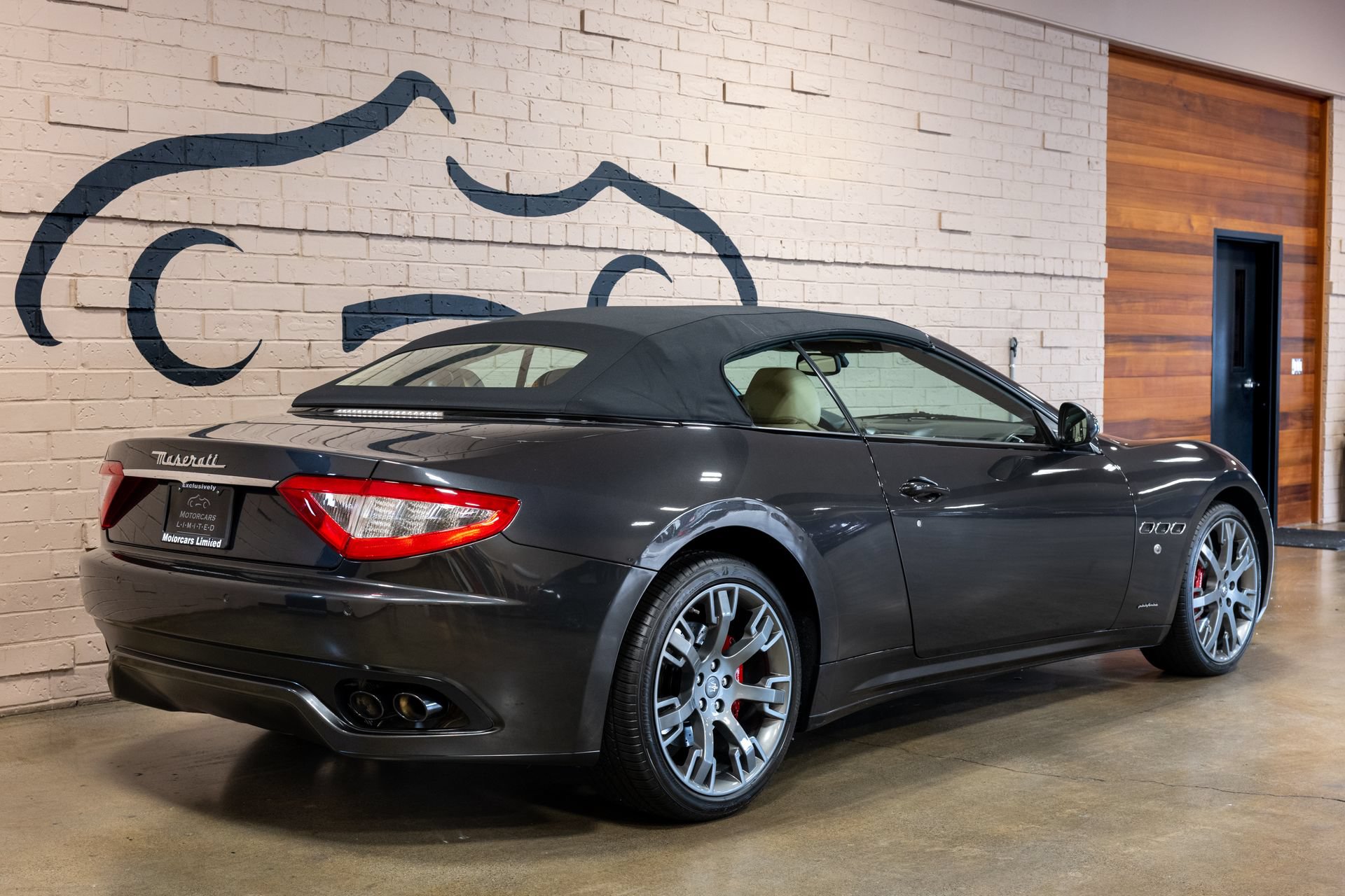 Used 2014 Maserati GranTurismo Convertible RWD image 7