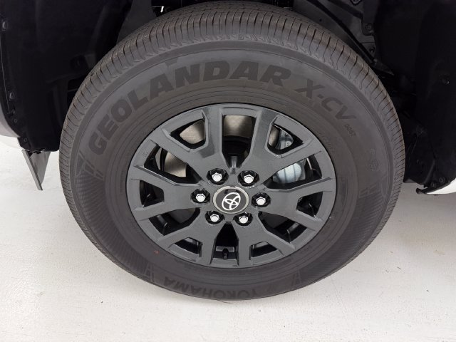 New 2026 Toyota 4Runner SR5 AWD/4WD image 7