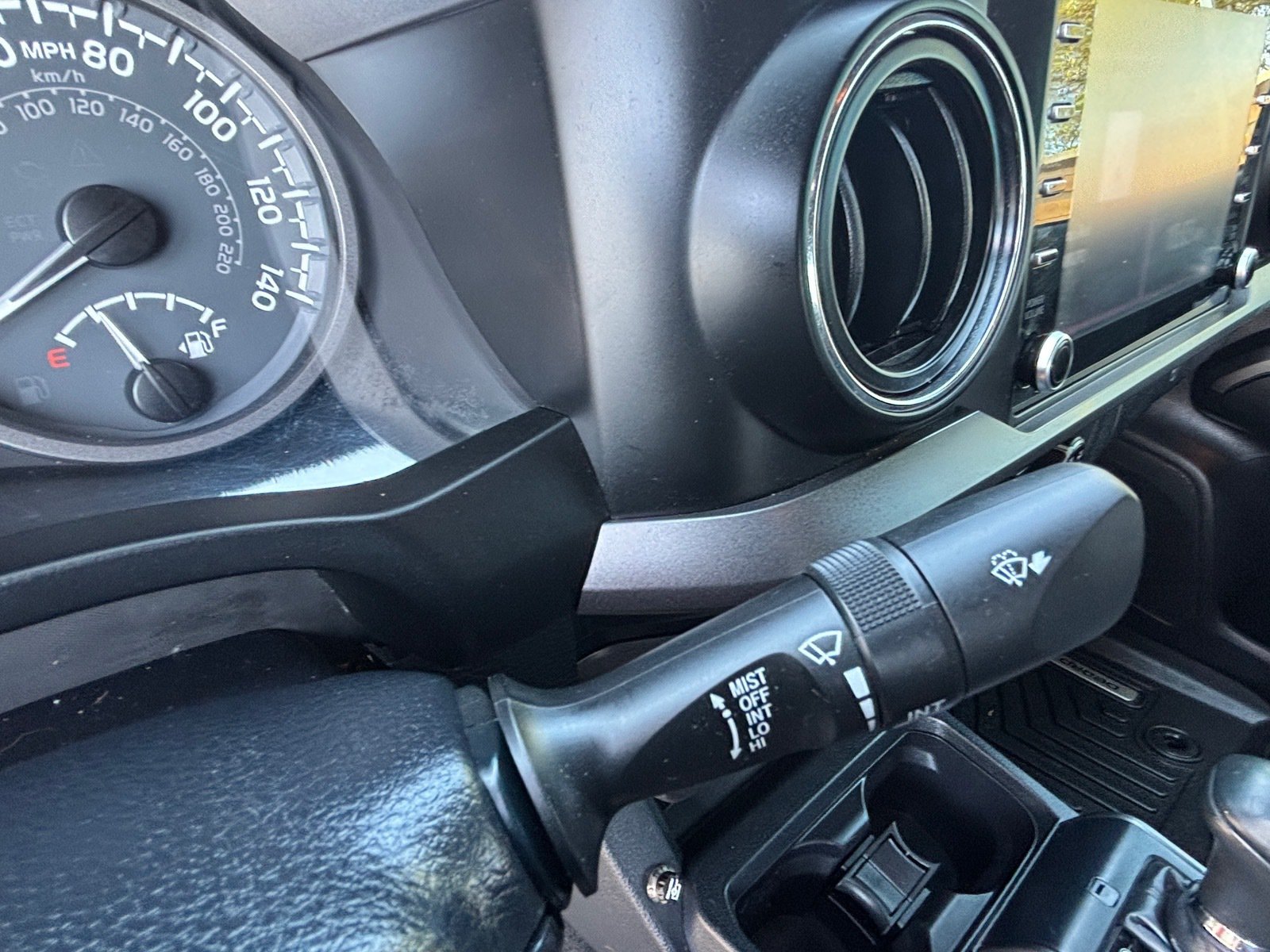 Used 2020 Toyota Tacoma TRD Sport w/ Technology Package RWD image 25