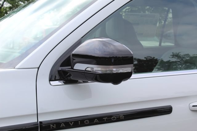 New 2027 Lincoln Navigator Black Label AWD/4WD image 11