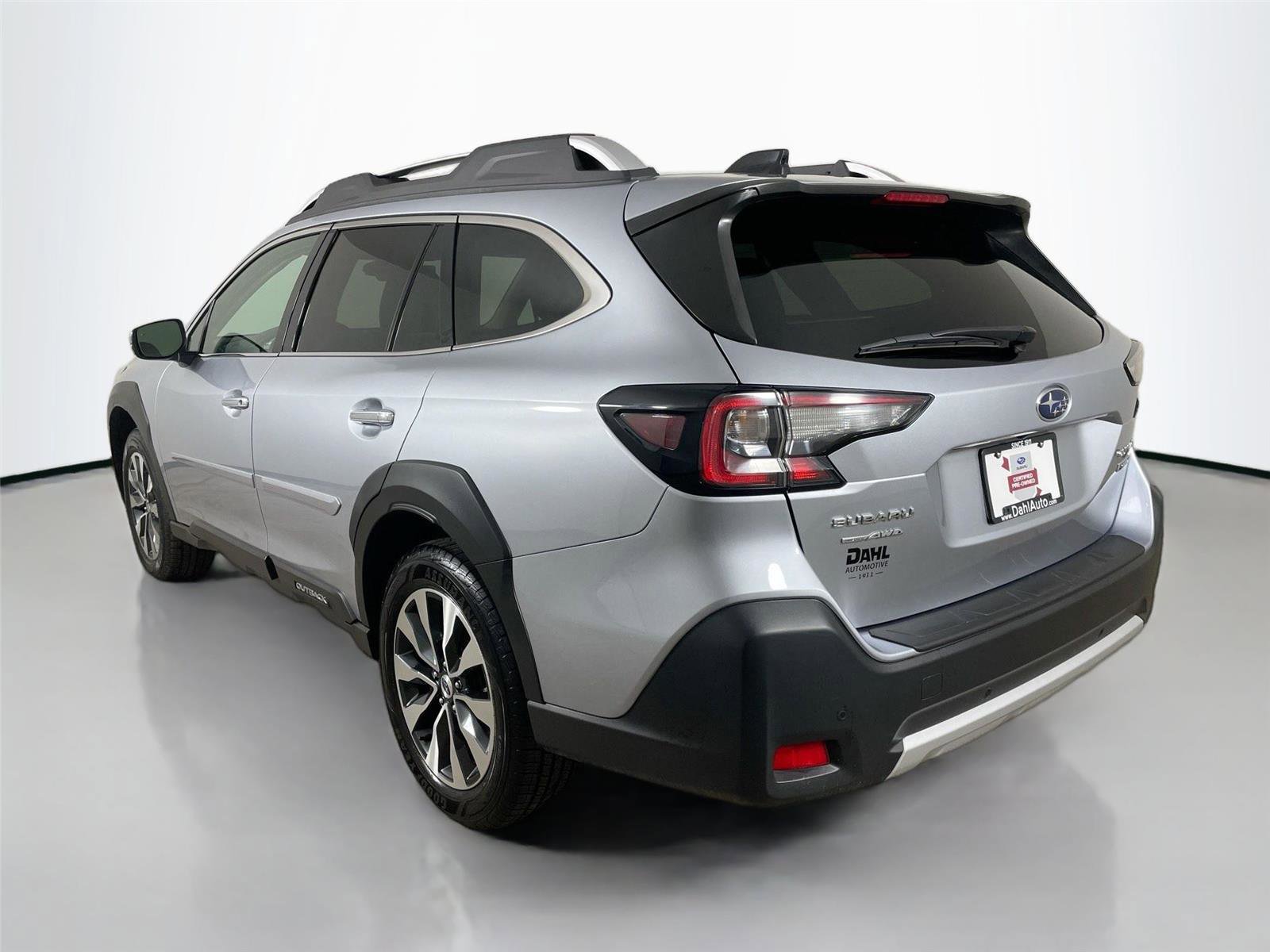 Used 2024 Subaru Outback Touring AWD/4WD image 10