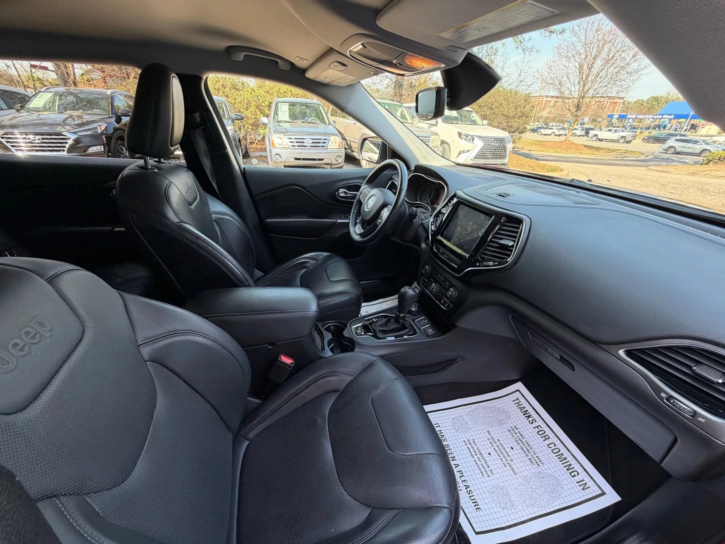Used 2019 Jeep Cherokee Limited AWD/4WD image 10