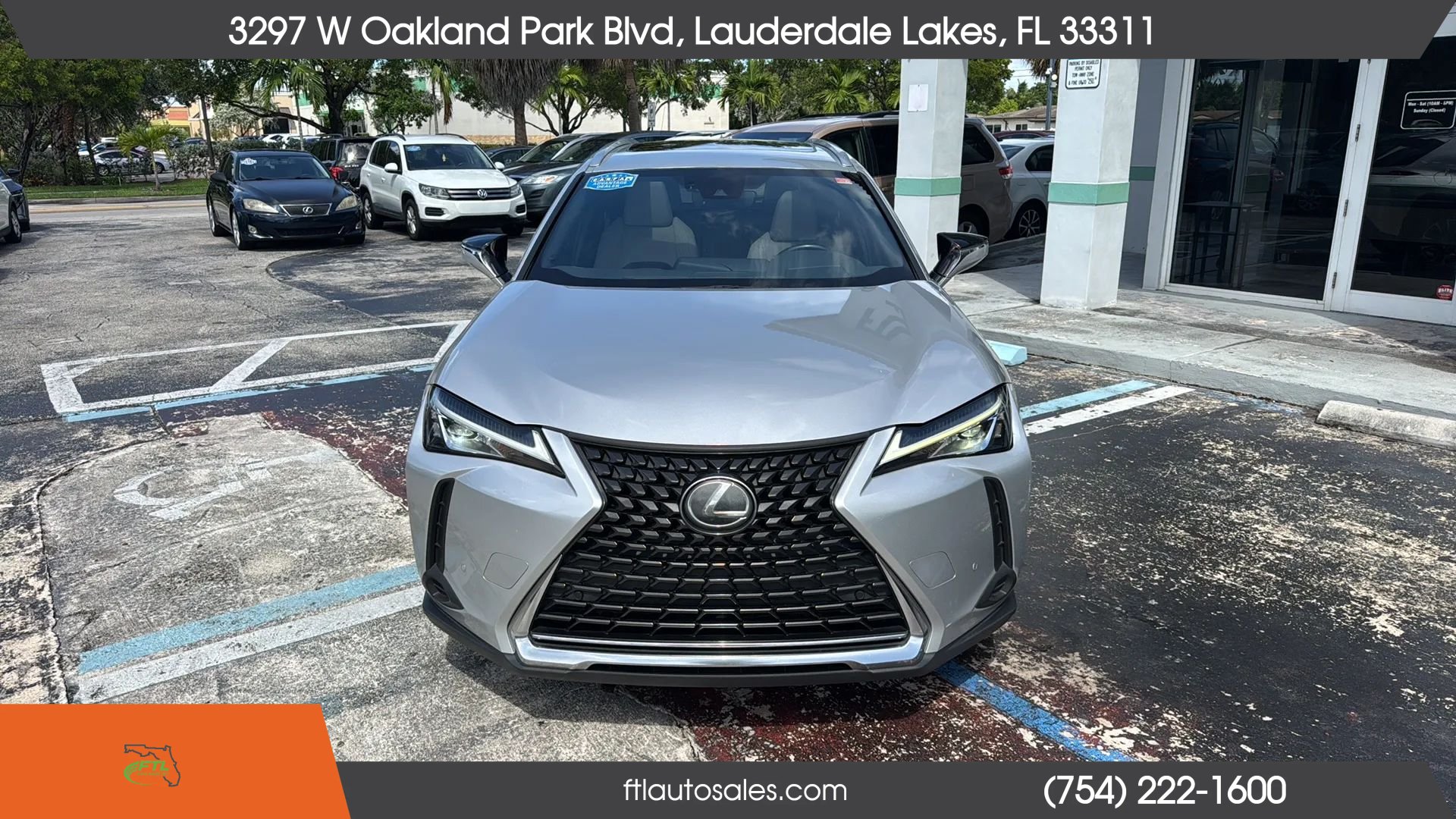 Used 2019 Lexus UX 200 w/ Premium Package FWD image 4