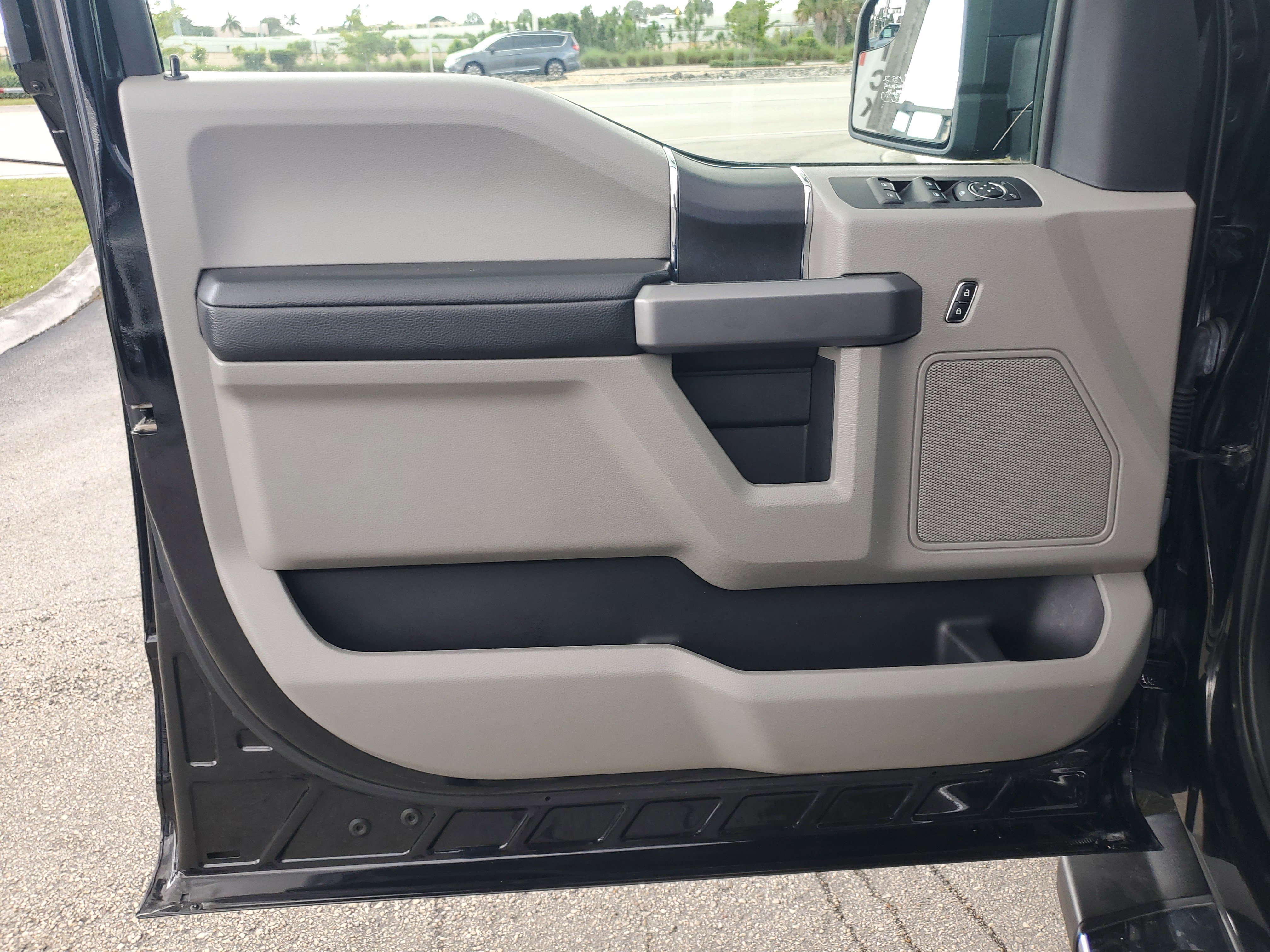 Used 2020 Ford F150 XLT image 26