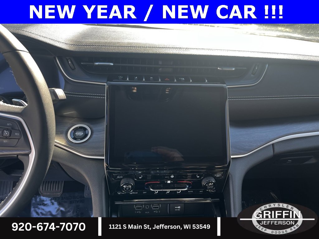 Used 2023 Jeep Grand Cherokee L Limited w/ Trailer Tow Group (B) image 11