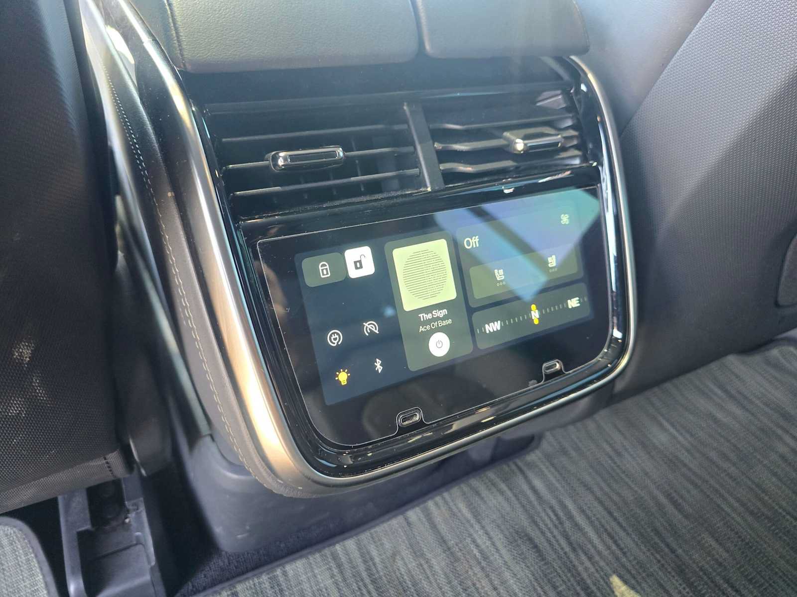 Used 2023 Rivian R1S Launch Edition AWD/4WD image 23