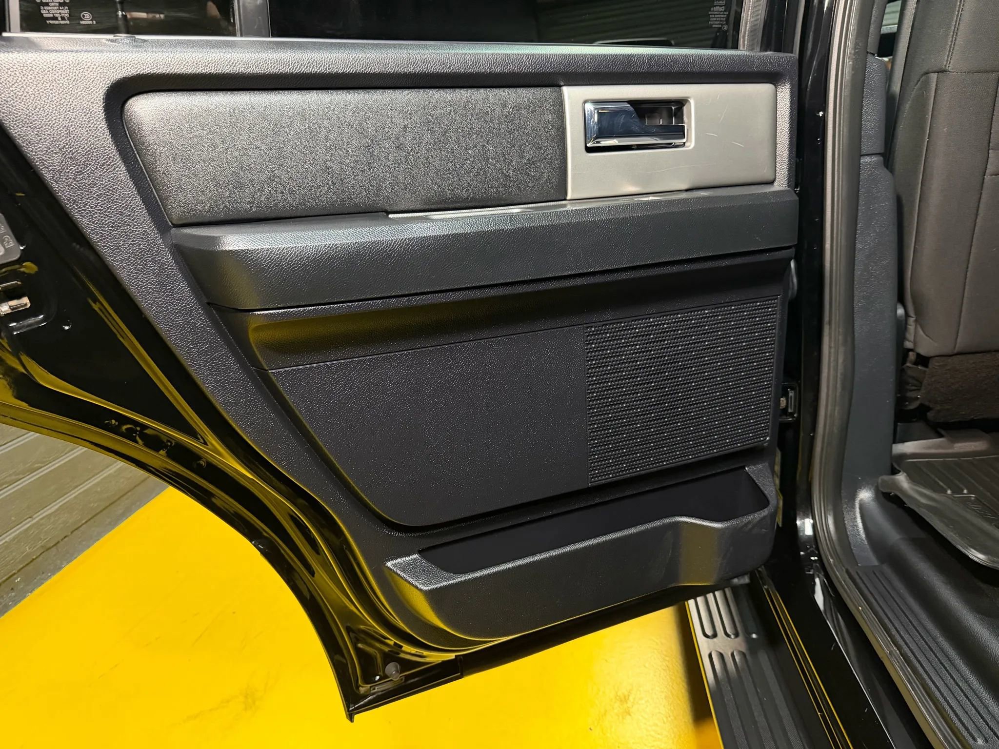 Used 2017 Ford Expedition XLT image 15