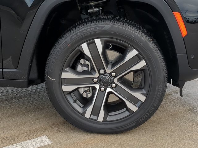 New 2027 Jeep Grand Cherokee L Limited w/ Technology Group II AWD/4WD image 11