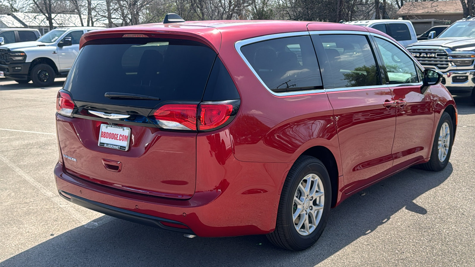 New 2026 Chrysler Voyager LX image 5