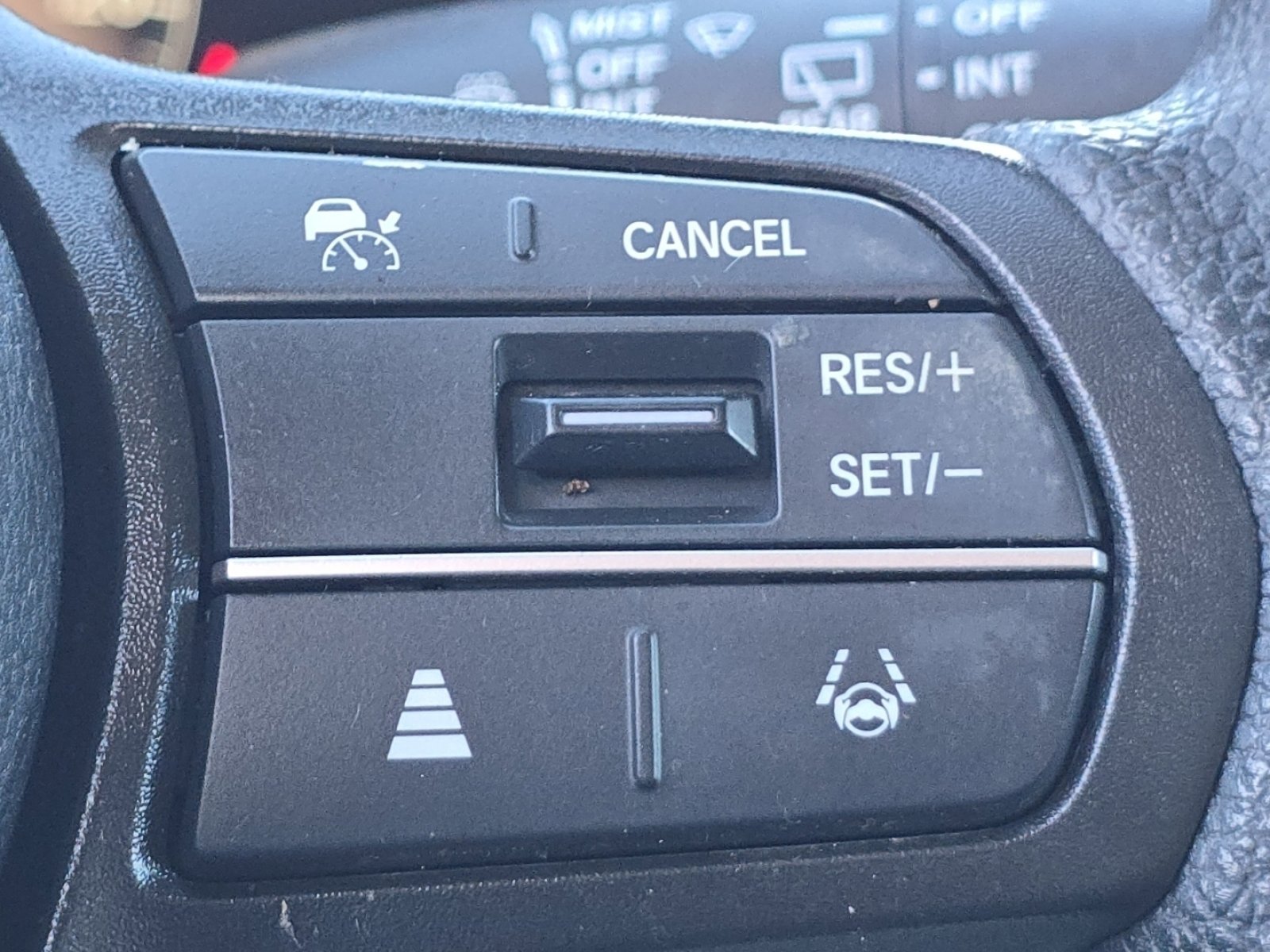 Used 2025 Honda HR-V LX image 8