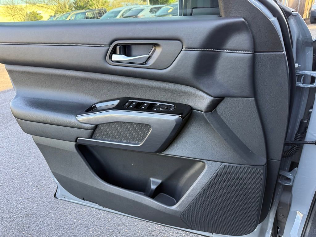 Certified 2023 Nissan Pathfinder SL image 25