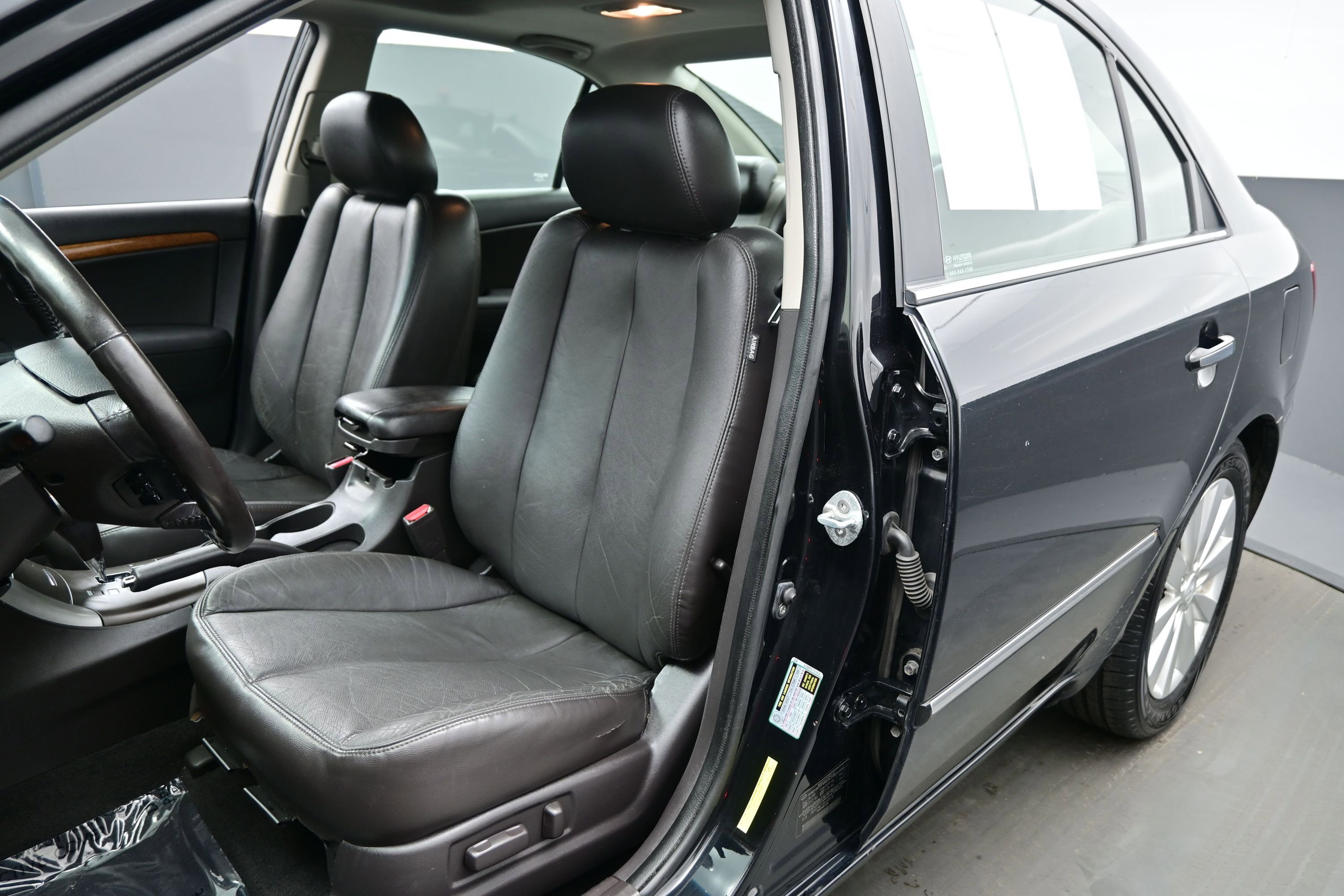 Used 2009 Hyundai Sonata Limited FWD image 10