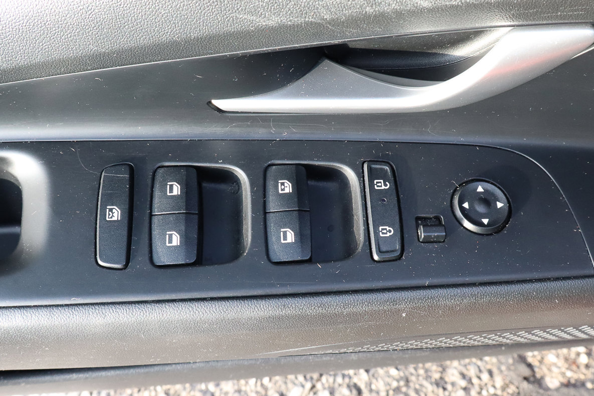 Used 2024 Hyundai Elantra SEL FWD image 14