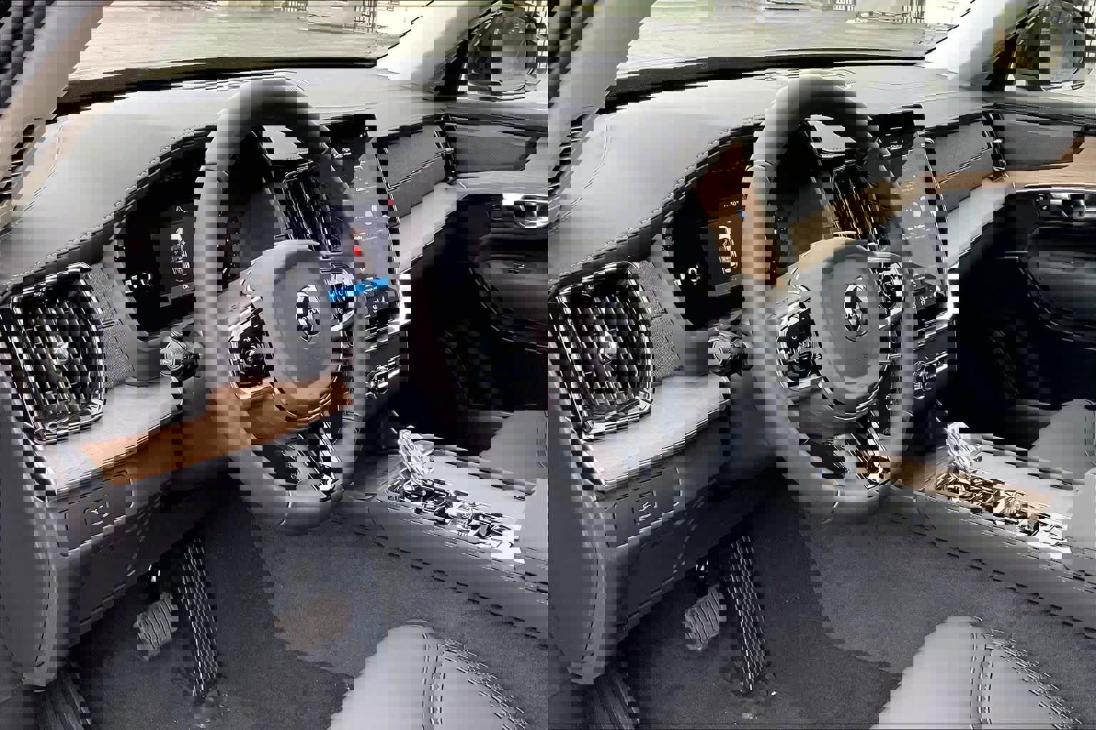 New 2026 Volvo XC90 B5 Plus image 8