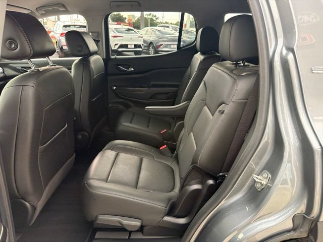 Used 2021 GMC Acadia SLT w/ Technology Package FWD image 17
