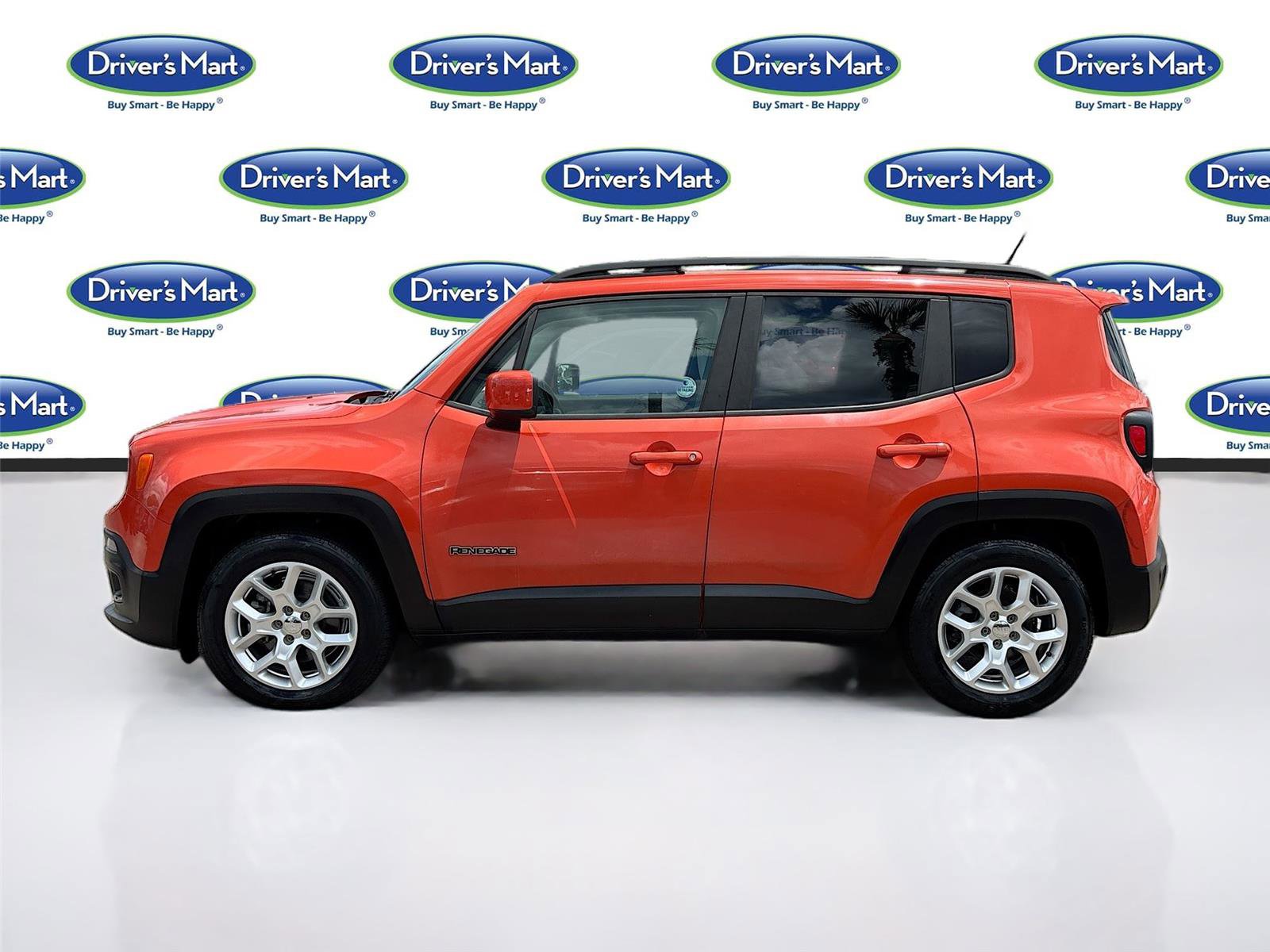 Used 2015 Jeep Renegade Latitude FWD image 4