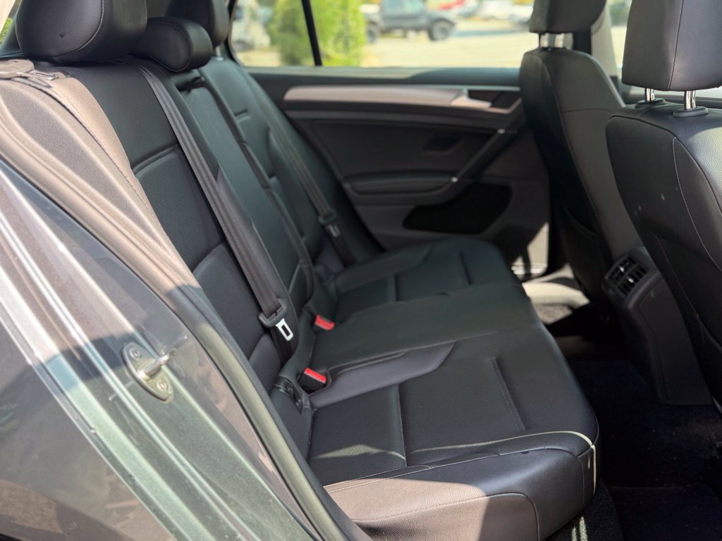 Used 2017 Volkswagen Golf S FWD image 18